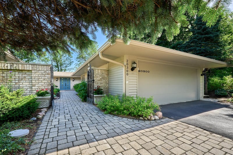 20300 Knightsbridge Rd, Excelsior, MN 55331