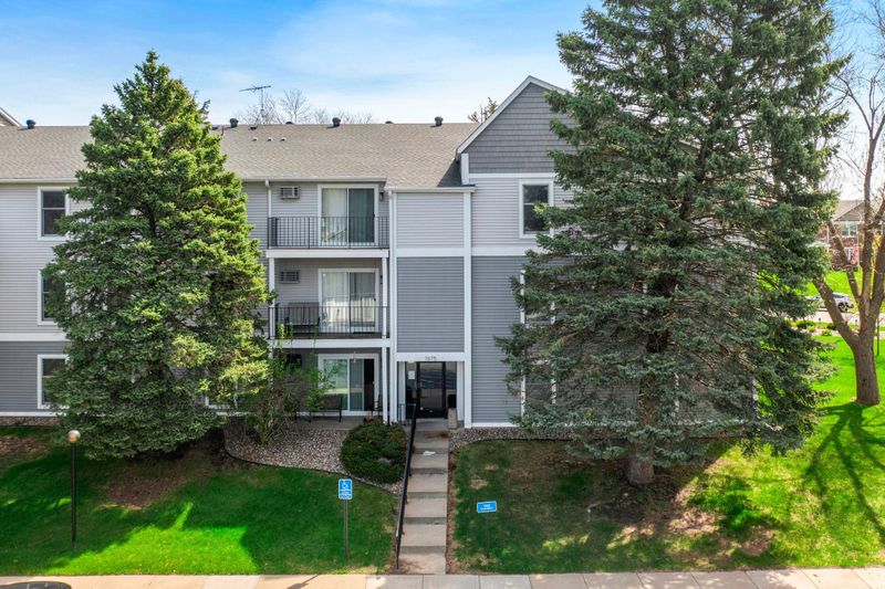 7675 142nd St W #114, Apple Valley, MN 55124