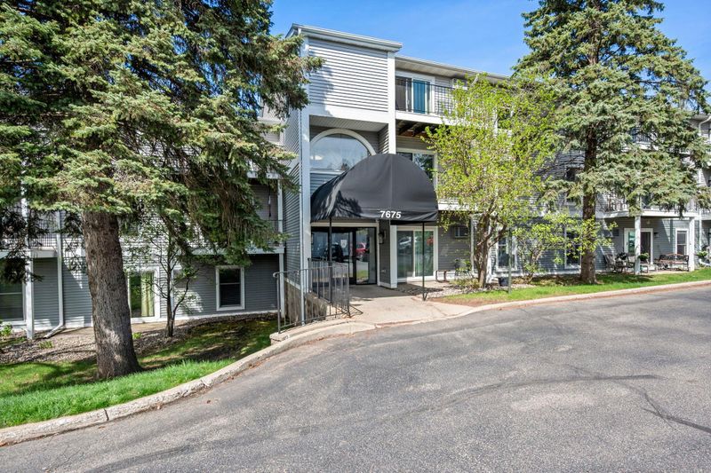 7675 142nd St W #114, Apple Valley, MN 55124
