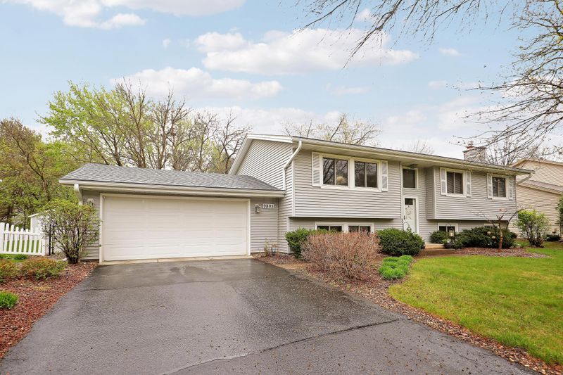 9893 Balmoral Ln, Eden Prairie, MN 55347