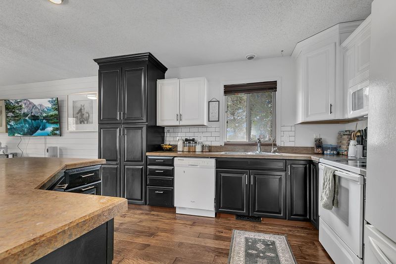 1070 109th St NW, Rice, MN 56367
