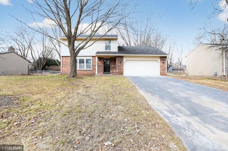 3325 Urbandale Ln N, Plymouth, MN 55447