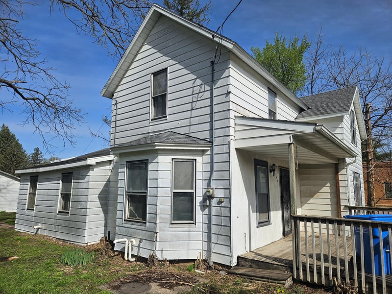 241 Rice St N, Kasota, MN 56050