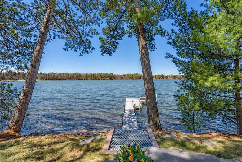 21352 Deshayes Dr, Emily, MN 56447