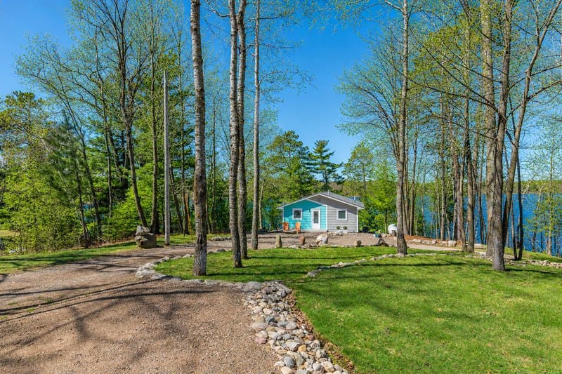 21352 Deshayes Dr, Emily, MN 56447