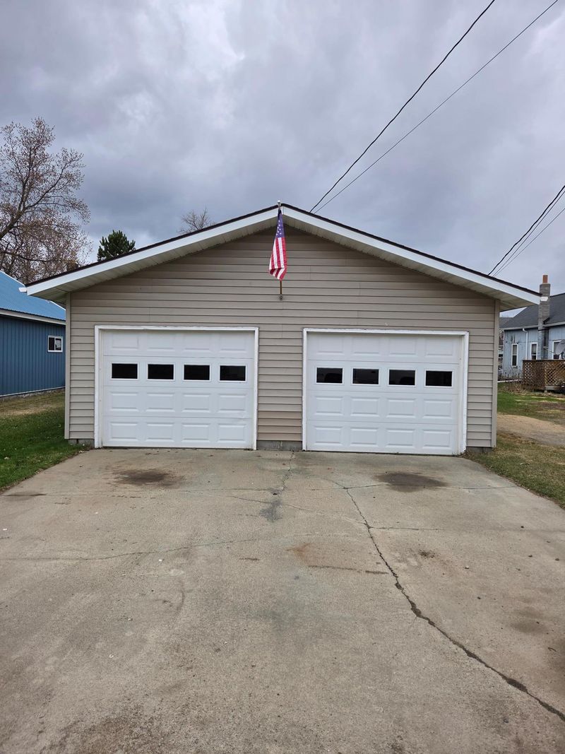 506 NW 7th Ave, Grand Rapids, MN 55744