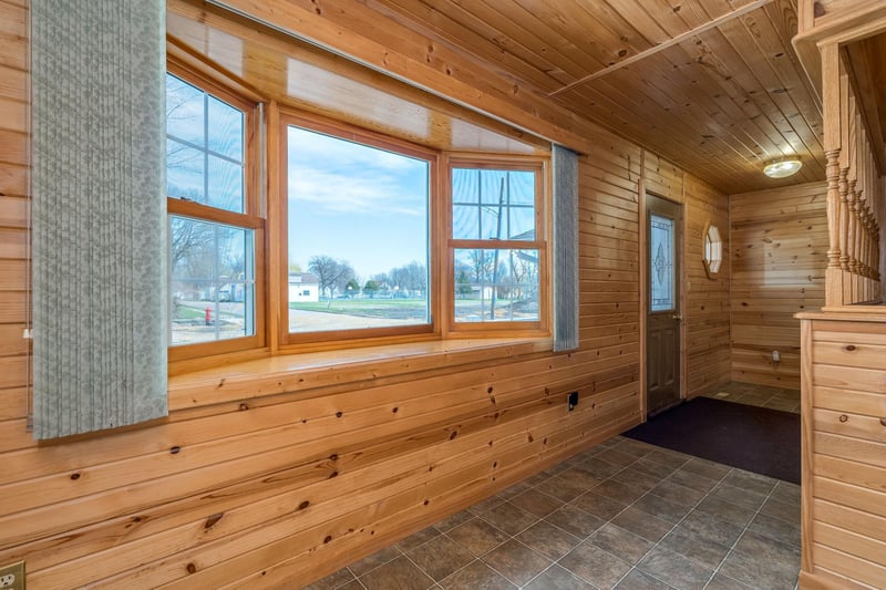 301 South St W, Amboy, MN 56010