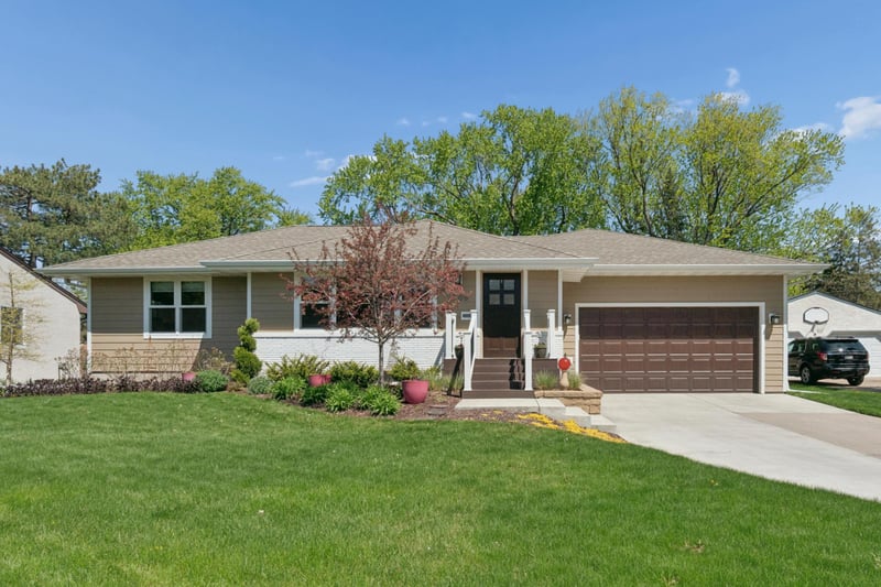 2505 W Armour Ter, Saint Anthony, MN 55418