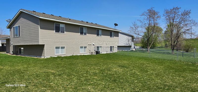 1501 Mcintosh Cir, Shakopee, MN 55379