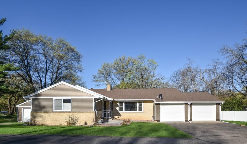 1306 Hillcrest Dr NE, Fridley, MN 55432