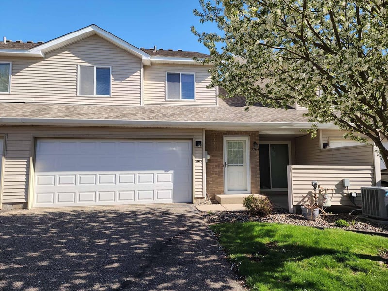 7764 79th St S, Cottage Grove, MN 55016