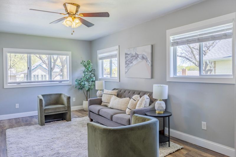 1076 Wilson Ave, Saint Paul, MN 55106