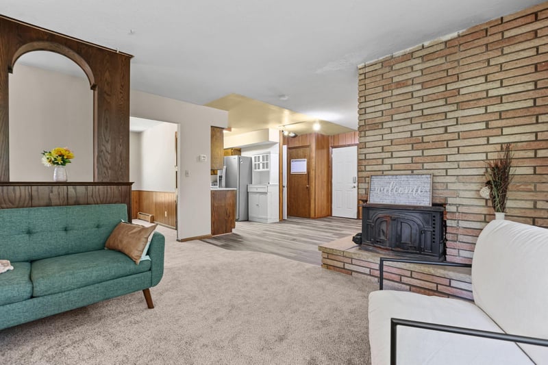 301 Shawn St SE, Isanti, MN 55040