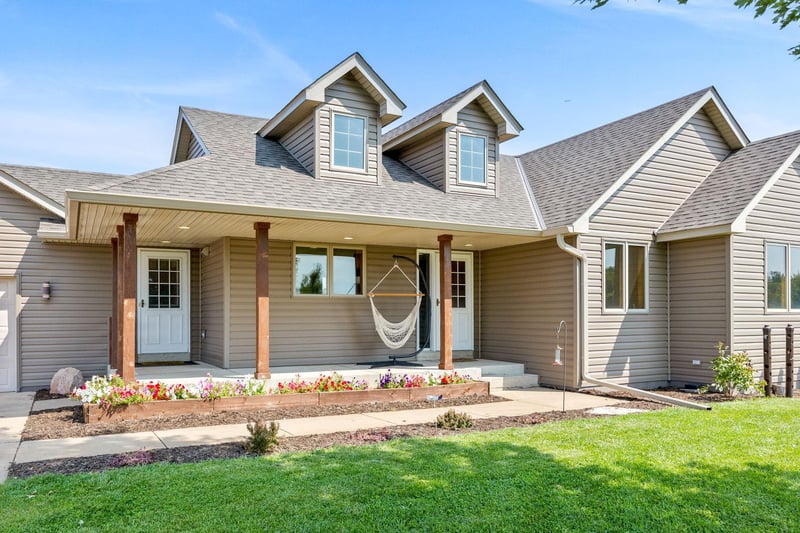 25250 Tucker Rd, Rogers, MN 55374
