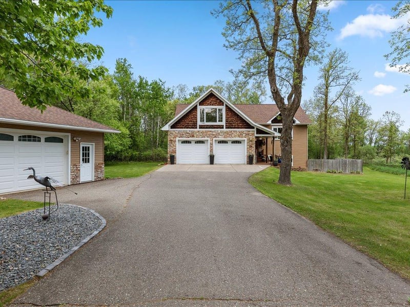 7414 Burr Ln, Brainerd, MN 56401