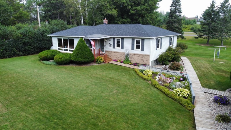 177 Wagon Rd, Esko, MN 55733