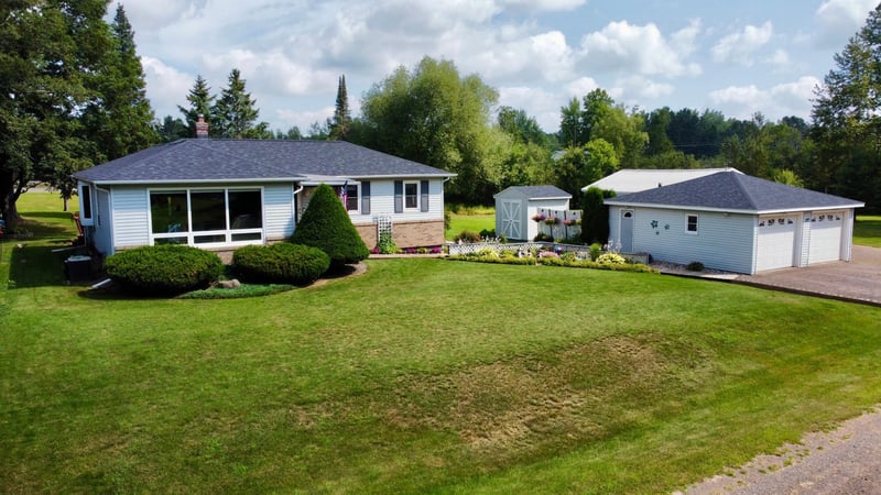 177 Wagon Rd, Esko, MN 55733