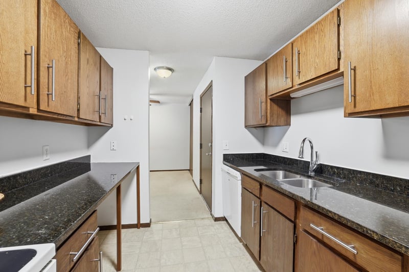 175 County Road B2 E #203, Little Canada, MN 55117