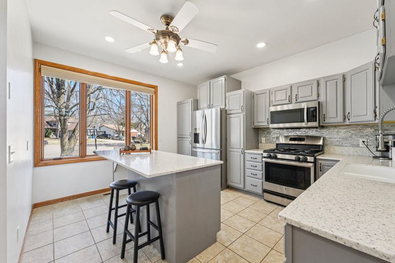 12137 88th Pl N, Maple Grove, MN 55369