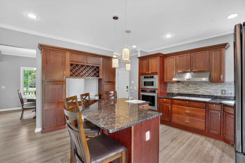 13420 Skyline Cir, Shakopee, MN 55379