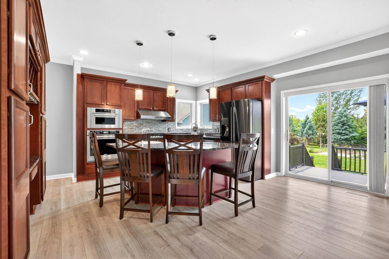 13420 Skyline Cir, Shakopee, MN 55379