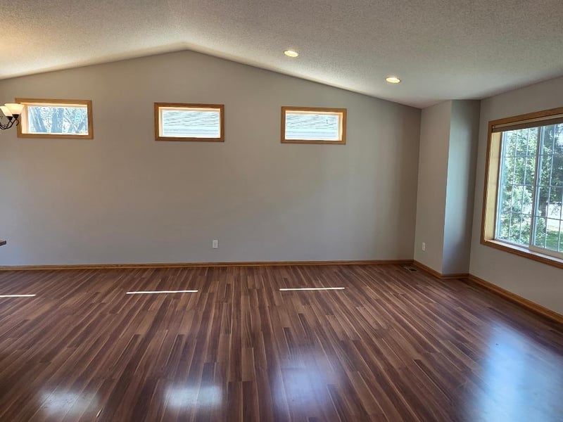 4612 Hampshire Ave N, Crystal, MN 55428