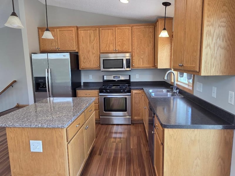 4612 Hampshire Ave N, Crystal, MN 55428
