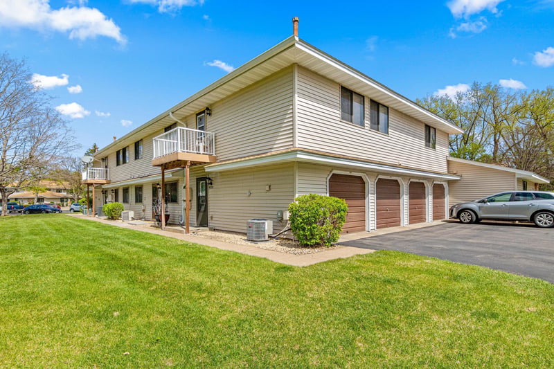2508 Brookdale Ln, Brooklyn Park, MN 55444