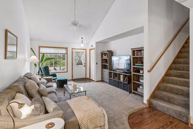 8887 Partridge Rd, Saint Bonifacius, MN 55375