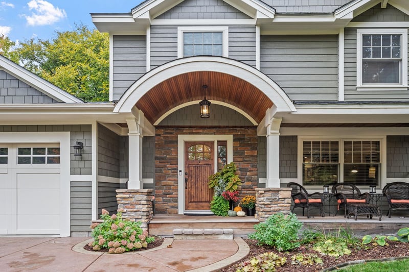 1012 Kaymar Ln, Burnsville, MN 55306