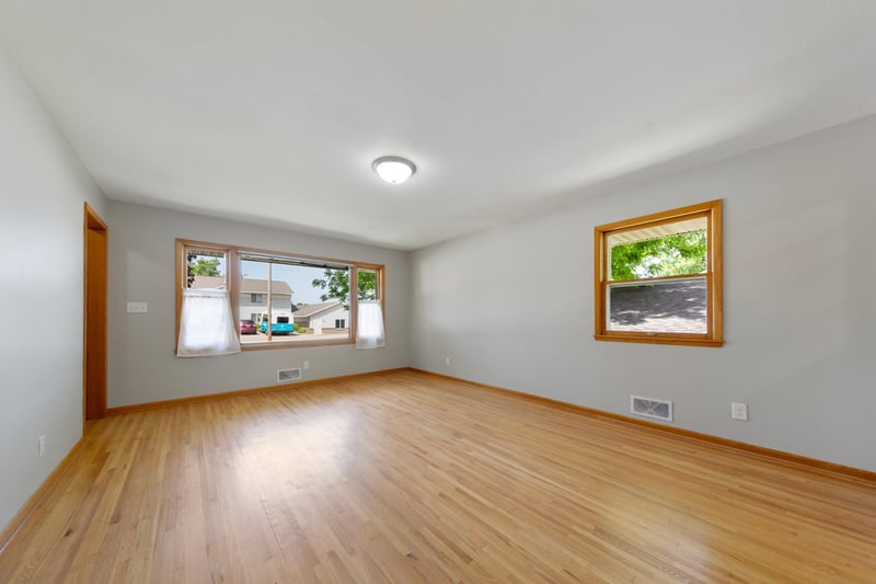 108 Paquin St E, Waterville, MN 56096