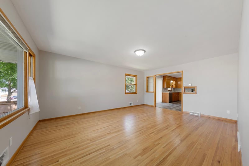 108 Paquin St E, Waterville, MN 56096