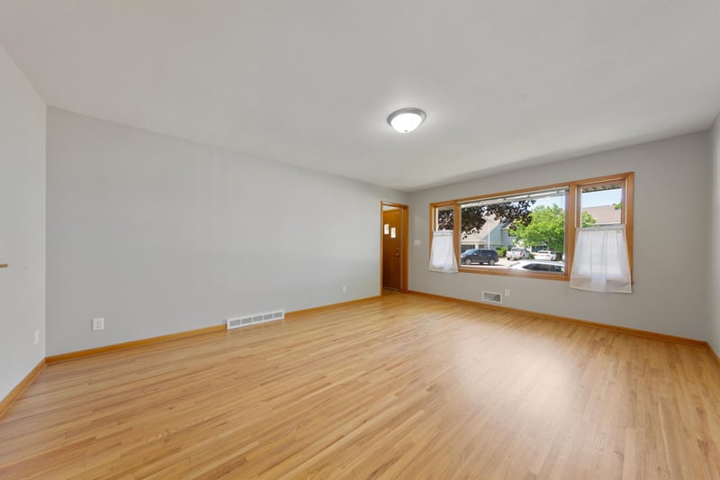 108 Paquin St E, Waterville, MN 56096
