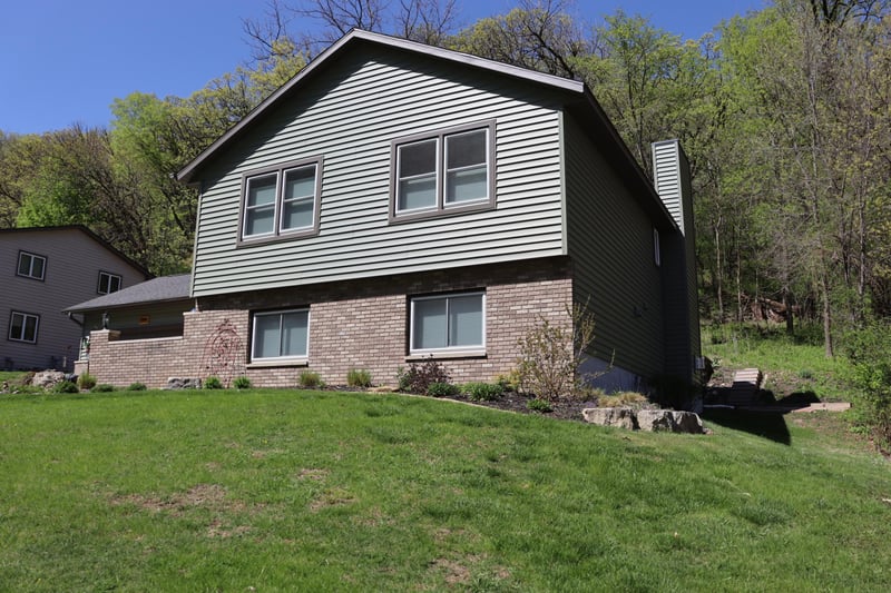 398 Pleasant Hill Dr, Winona, MN 55987