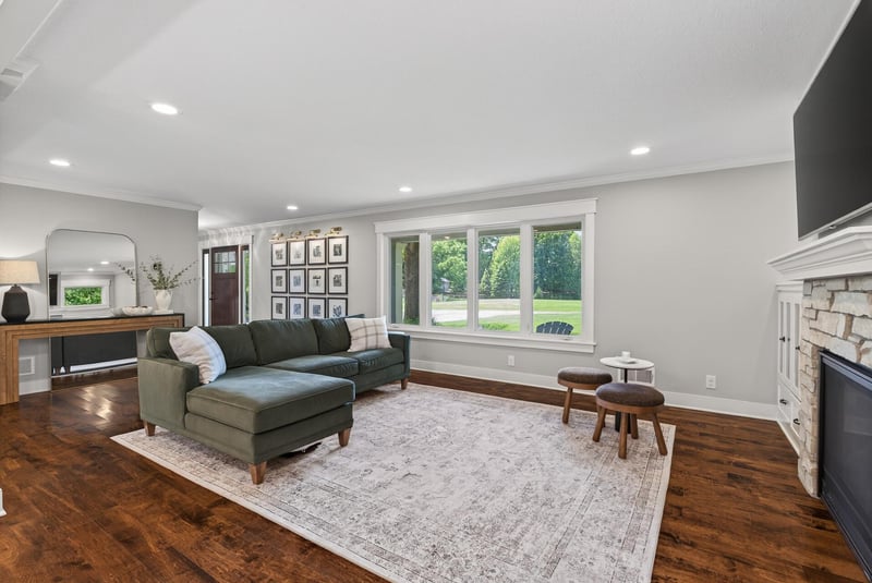 8955 Quinn Rd, Chanhassen, MN 55317