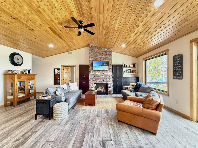 51425 Long Point Pl, Mcgregor, MN 55760