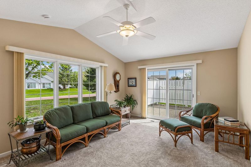 504 Crystal Cir, Mankato, MN 56001