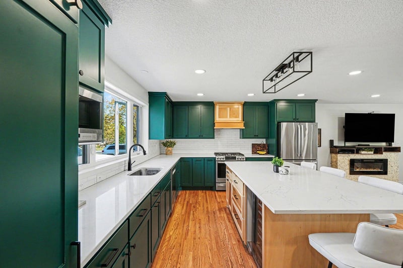 2409 Gilbert Ln, South Saint Paul, MN 55075