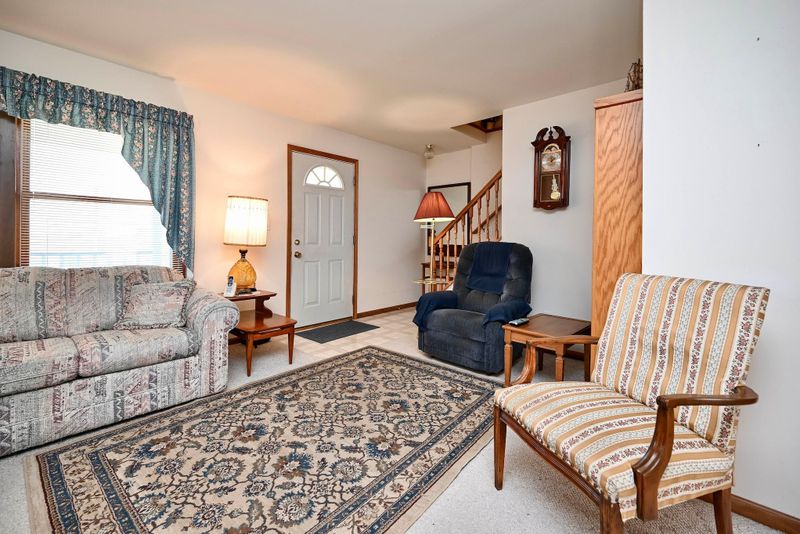 213 Sunset Ave NW, Altura, MN 55910