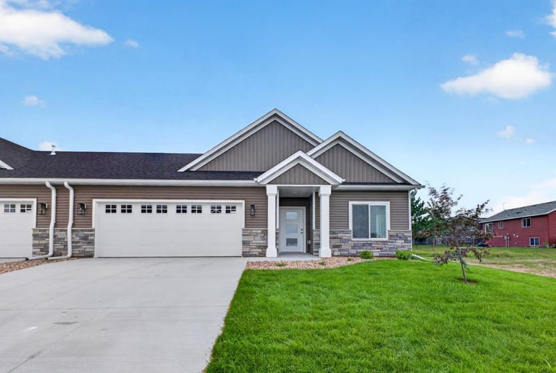 1002 11th Pl NW, Kasson, MN 55944