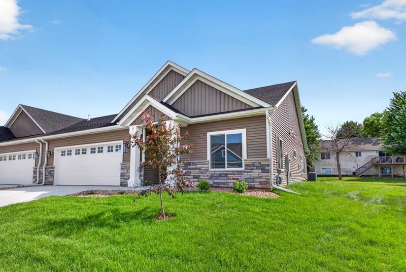 1002 11th Pl NW, Kasson, MN 55944