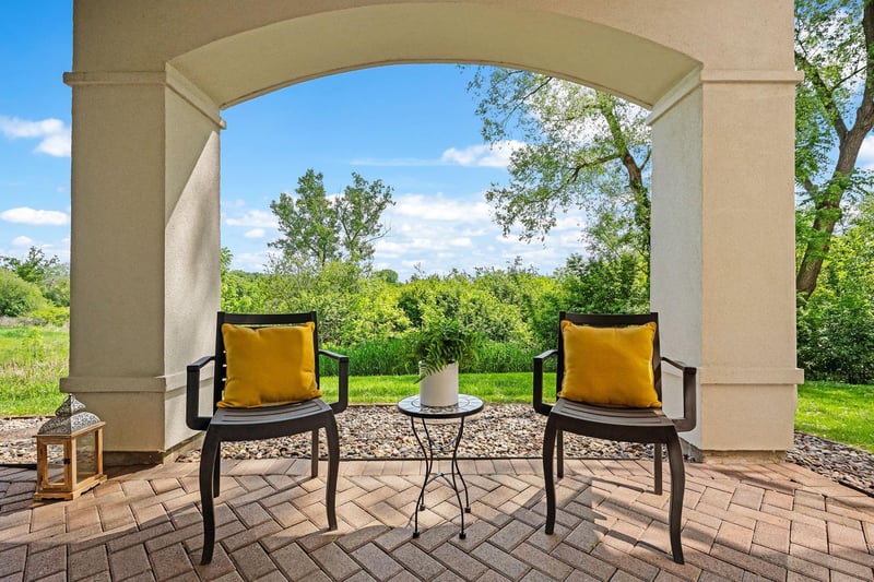 101 Willoughby Way E, Minnetonka, MN 55305