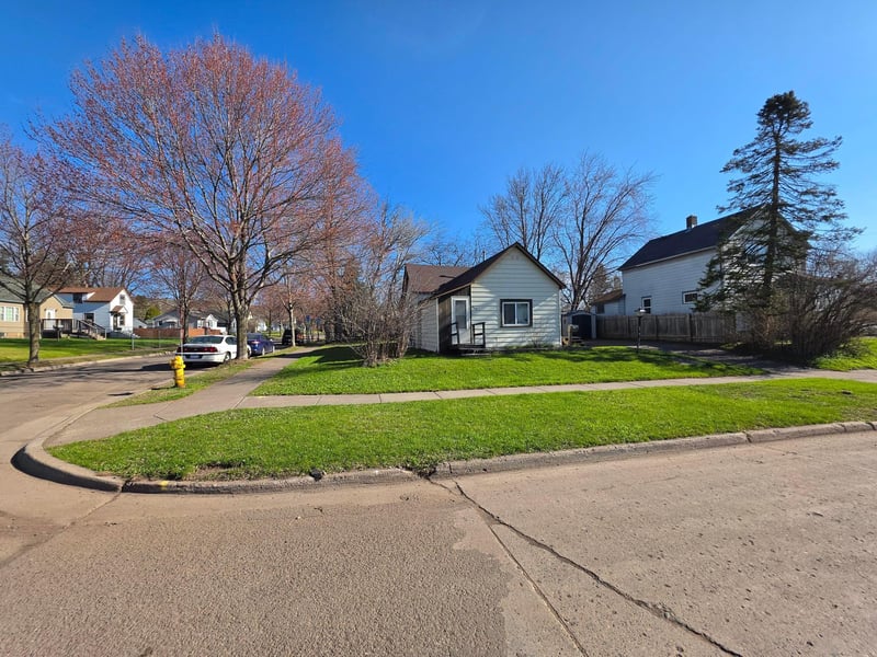 6519 Polk St, Duluth, MN 55807