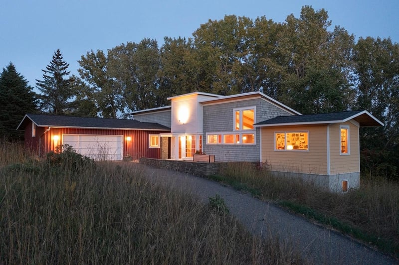 6 Robb Farm Rd, North Oaks, MN 55127