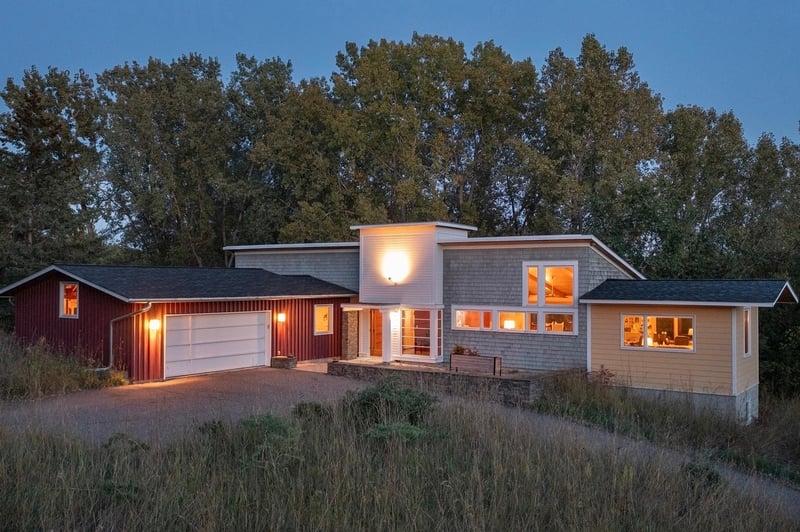 6 Robb Farm Rd, North Oaks, MN 55127