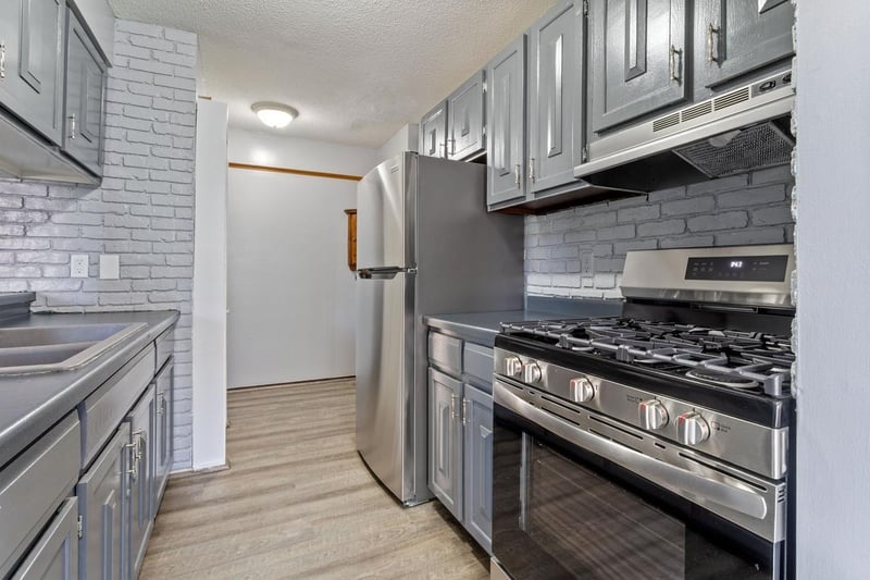 6047 72nd Ln N, Brooklyn Park, MN 55429
