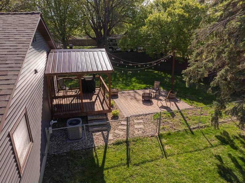 317 E South St, Janesville, MN 56048
