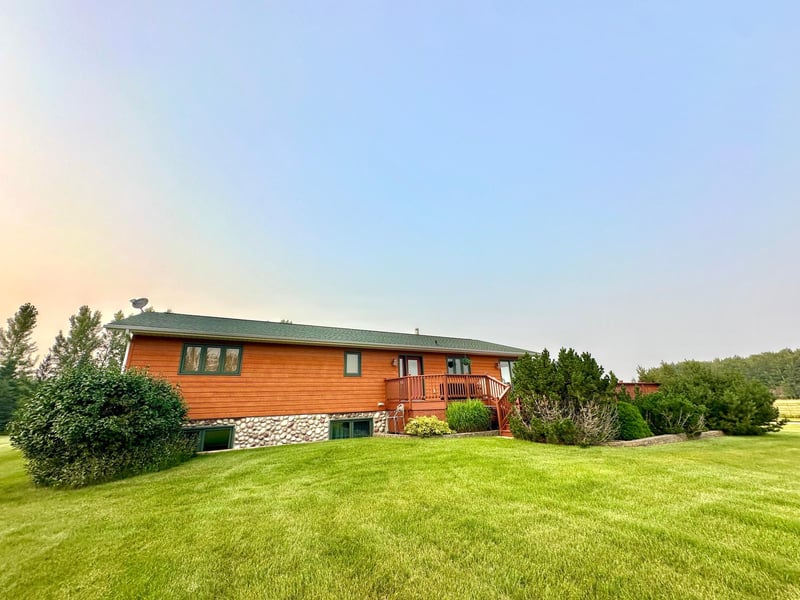 37165 220th St, Roseau, MN 56751