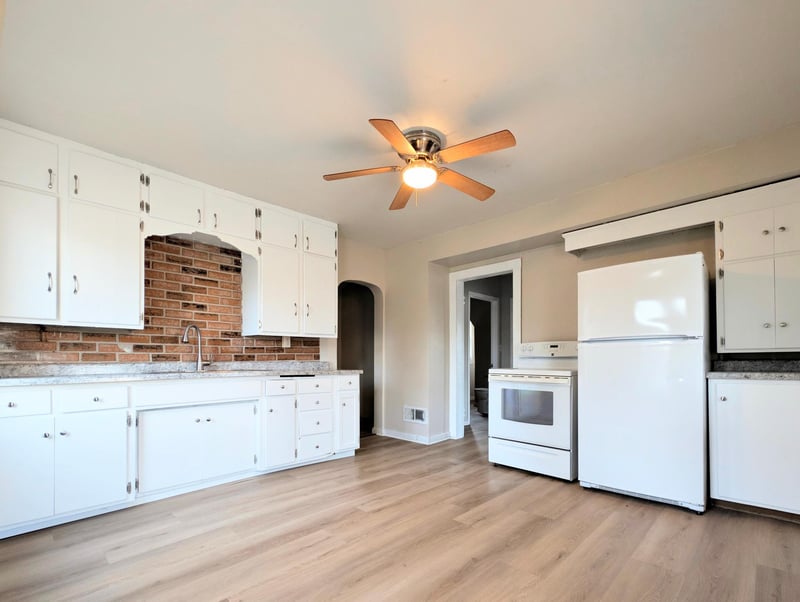 406 4th St SW, Montgomery, MN 56069