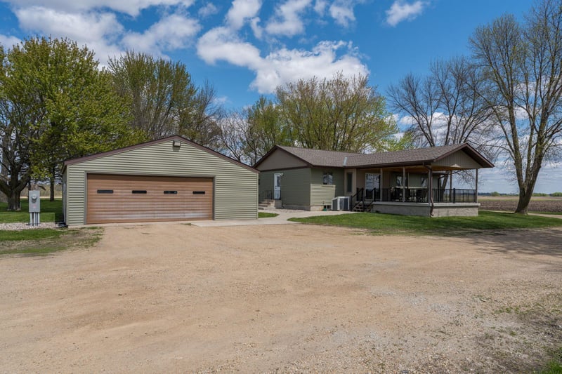 62277 142nd St, Mapleton, MN 56065